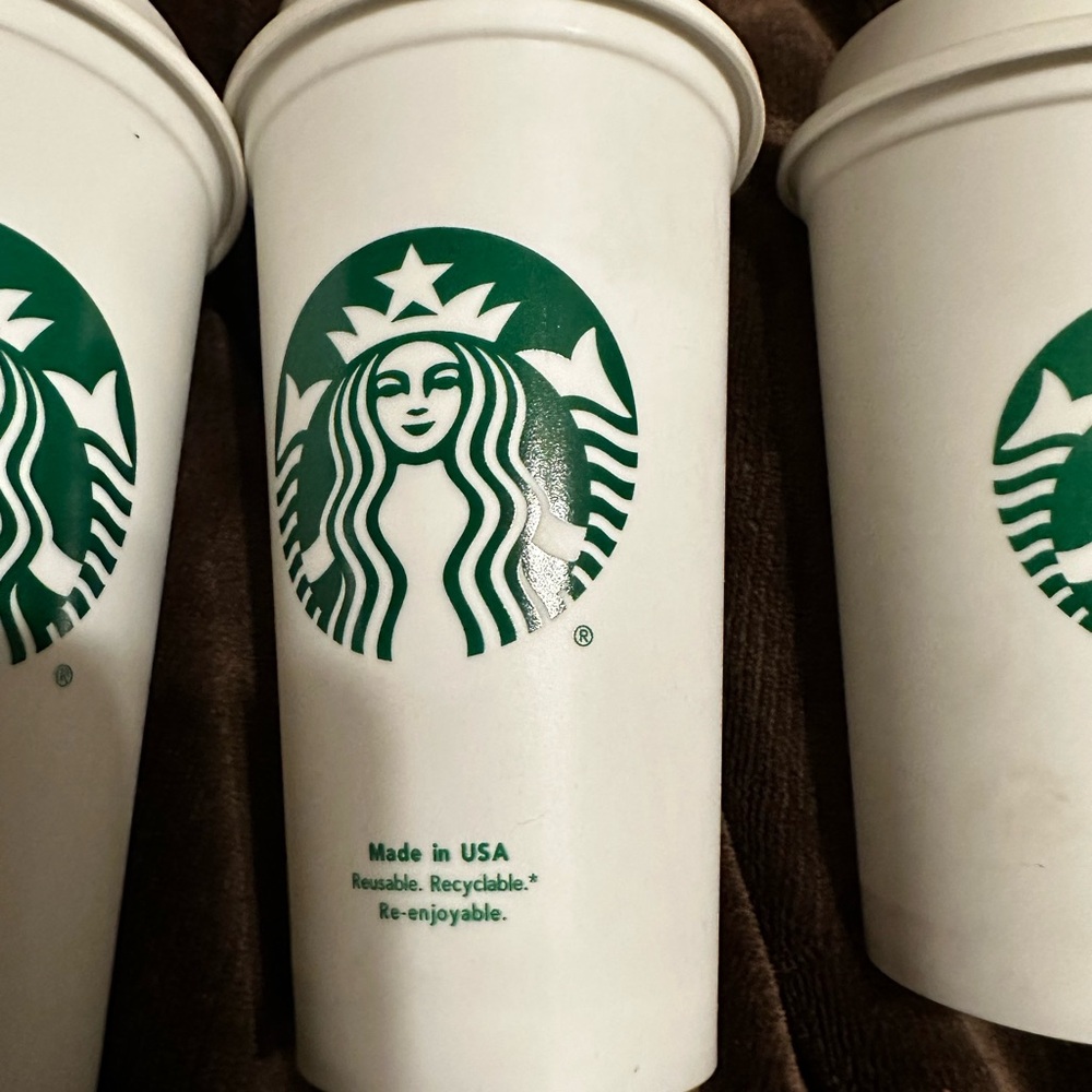4 New Starbucks plasticsric 16 oz cups with lids. - Picture 2 of 3